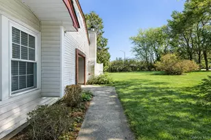 6 Georgian Ct, Coram, NY 11727 - Photo 2