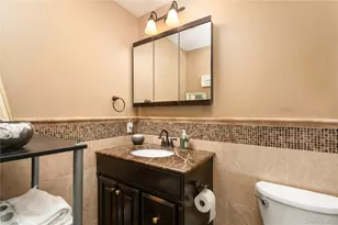 6 Georgian Ct, Coram, NY 11727 - Photo 20