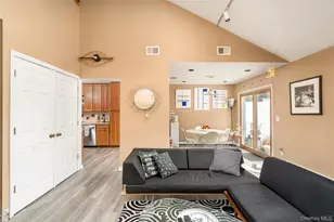 6 Georgian Ct, Coram, NY 11727 - Photo 22