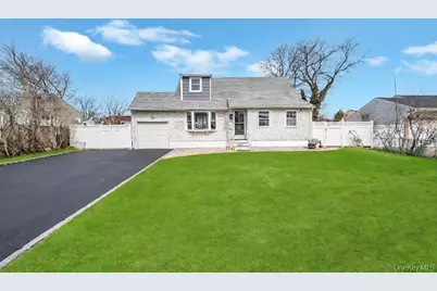 41 Walton Street, Brentwood, NY 11717 - Photo 4