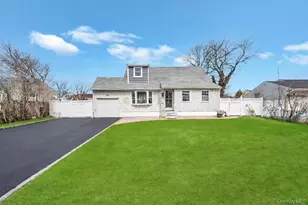 41 Walton St, Brentwood, NY 11717 - Photo 4