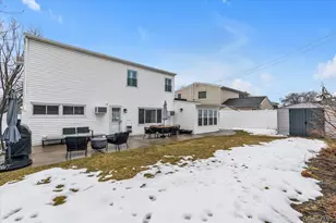 49 Downhill Ln, Wantagh, NY 11793 - Photo 16