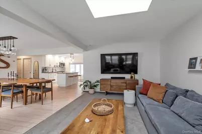 49 Downhill Lane, Wantagh, NY 11793 - Photo 4