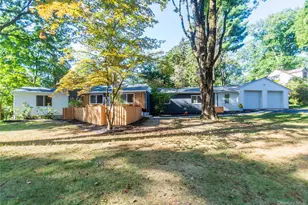 11 Tree Top Ln, Poughkeepsie, NY 12603 - Photo 22