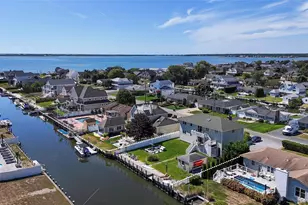 15 Marlin Rd, East Quogue, NY 11942 - Photo 2