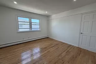 1 Munro Blvd Blvd, Valley Stream, NY 11581 - Photo 4