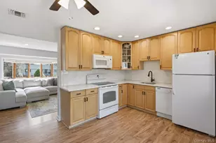 9 Fox Ln, Shoreham, NY 11786 - Photo 4