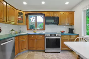 253 Maple Rd, Valley Cottage, NY 10989 - Photo 14