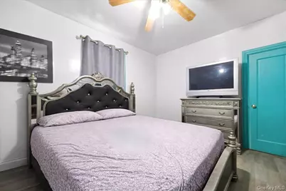 1974 Lafontaine Avenue #2E, Bronx, NY 10457 - Photo 8