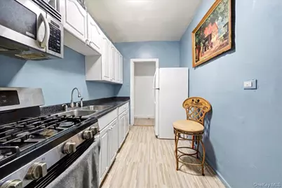 1974 Lafontaine Avenue #2E, Bronx, NY 10457 - Photo 6