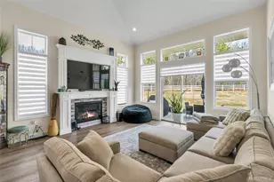 191 Belmont Cir, Yaphank, NY 11980 - Photo 12