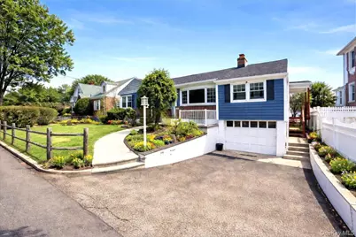 32 Agawam N, Yonkers, NY 10704 - Photo 2