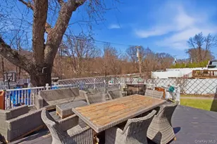 129 Gailmore Dr, Yonkers, NY 10710 - Photo 18