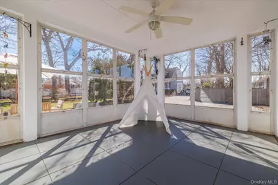 1885 Washington Avenue, Seaford, NY 11783 - Photo 34