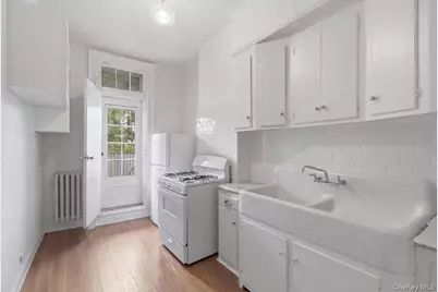 6063 Catalpa Avenue, Ridgewood, NY 11385 - Photo 16