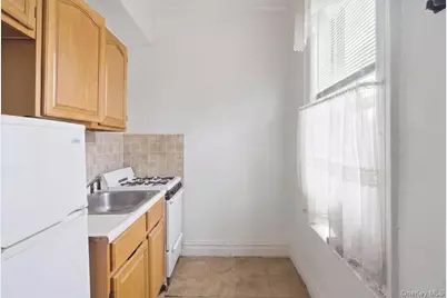 6063 Catalpa Avenue, Ridgewood, NY 11385 - Photo 22