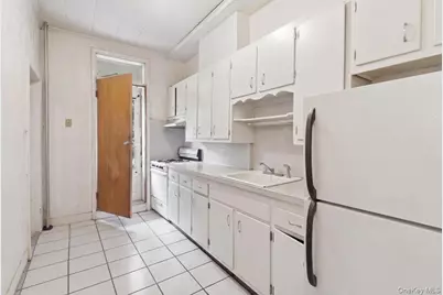 6063 Catalpa Avenue, Ridgewood, NY 11385 - Photo 6