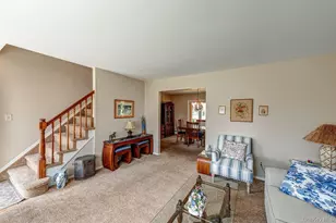 10 Wallace Dr, Plainview, NY 11803 - Photo 4