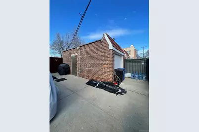 7679 172nd Street, Fresh Meadows, NY 11366 - Photo 18