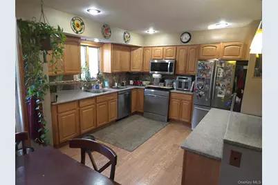 171 Shelter Road, Ronkonkoma, NY 11779 - Photo 6