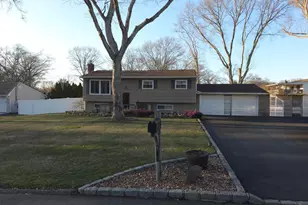 171 Shelter Rd, Ronkonkoma, NY 11779 - Photo 2