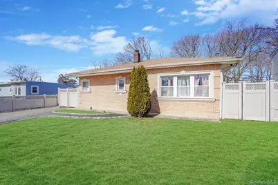 22 Somerset Road N, Amityville, NY 11701 - Photo 4