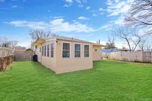 22 Somerset Road N, Amityville, NY 11701 - Photo 8