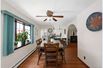 1221 Wantagh Oaks Gate, Wantagh, NY 11793 - Photo 8