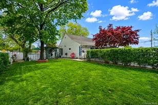 1221 Wantagh Oaks Gate, Wantagh, NY 11793 - Photo 4