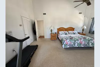 87 N Howell Avenue, Centereach, NY 11720 - Photo 12