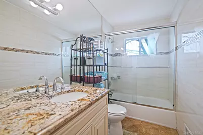 70 Boulevard Avenue, West Islip, NY 11795 - Photo 16