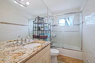 70 Boulevard Ave, West Islip, NY 11795 - Photo 16