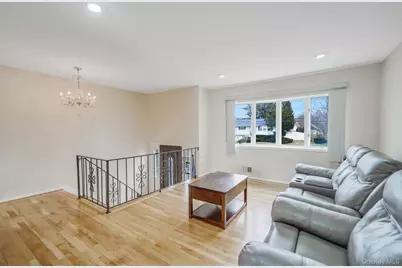 70 Boulevard Avenue, West Islip, NY 11795 - Photo 8