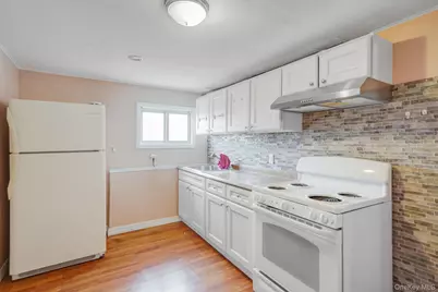 70 Boulevard Avenue, West Islip, NY 11795 - Photo 28