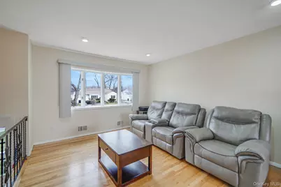 70 Boulevard Avenue, West Islip, NY 11795 - Photo 6