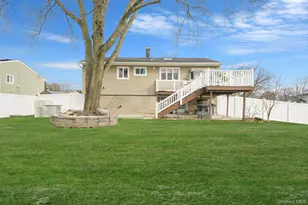 70 Boulevard Ave, West Islip, NY 11795 - Photo 38