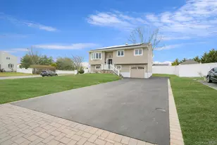 70 Boulevard Ave, West Islip, NY 11795 - Photo 4