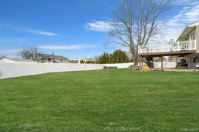 70 Boulevard Avenue, West Islip, NY 11795 - Photo 36