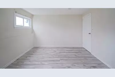 70 Boulevard Avenue, West Islip, NY 11795 - Photo 32