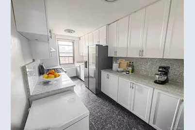 61-20 Grand Central Parkway #A901, Forest Hills, NY 11375 - Photo 4