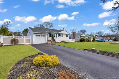 7 Gedney Avenue, Smithtown, NY 11787 - Photo 2
