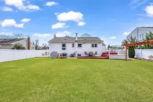 7 Gedney Ave, Smithtown, NY 11787 - Photo 24