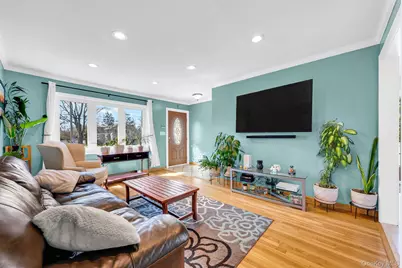 7 Gedney Avenue, Smithtown, NY 11787 - Photo 4