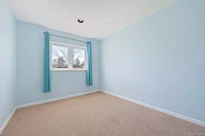 7 Gedney Avenue, Smithtown, NY 11787 - Photo 16