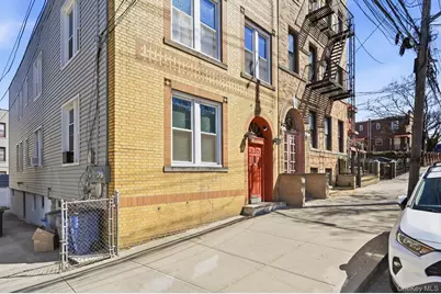 3018 Paulding Avenue, Bronx, NY 10469 - Photo 4