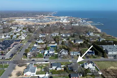 310 Candee Avenue, Sayville, NY 11782 - Photo 36