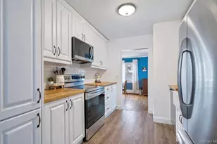 310 Candee Ave, Sayville, NY 11782 - Photo 10