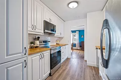 310 Candee Avenue, Sayville, NY 11782 - Photo 10