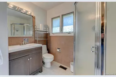 20 Cherry Lane, Syosset, NY 11791 - Photo 10