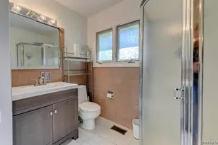 20 Cherry Ln, Syosset, NY 11791 - Photo 10